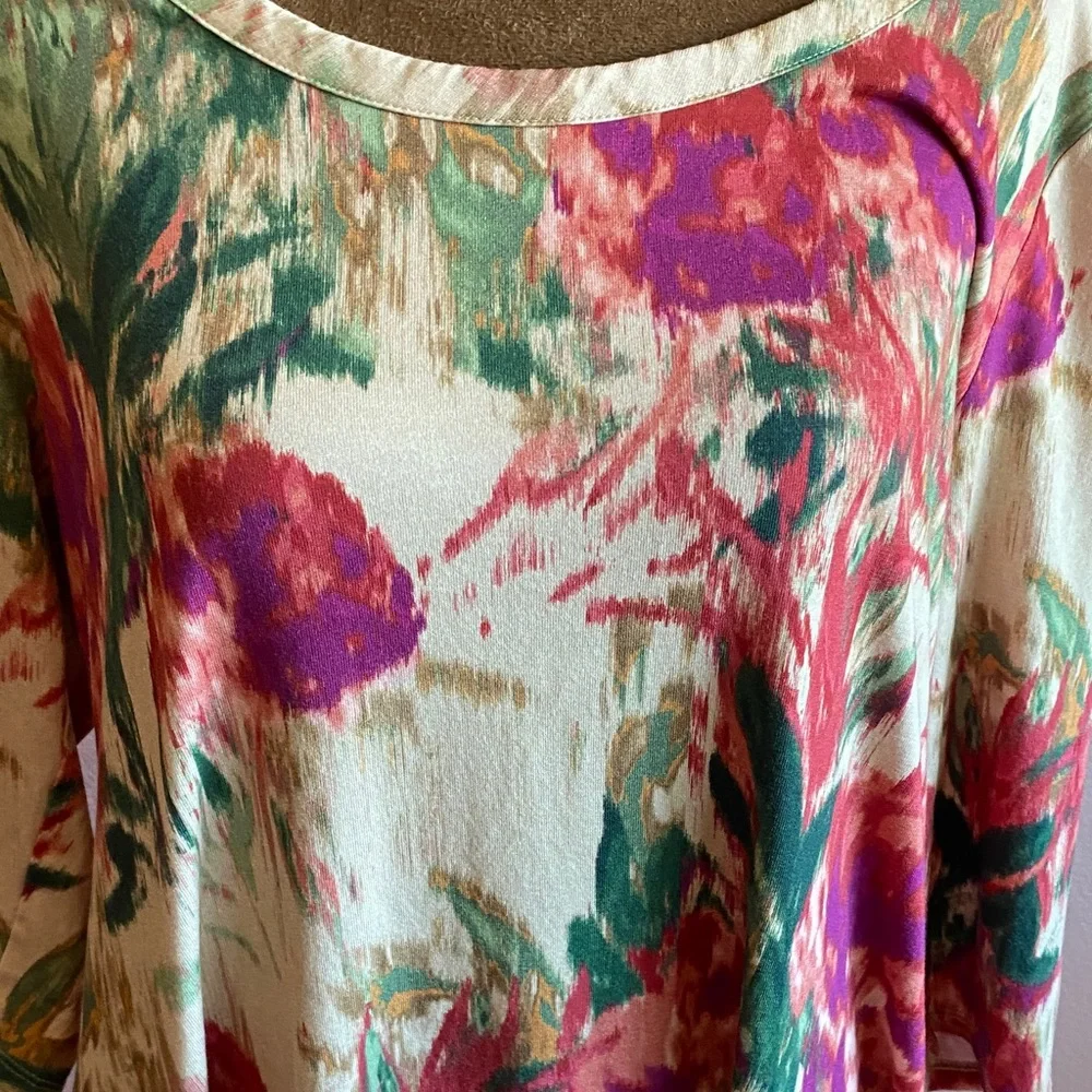 SOFT SURROUNDINGS Floral Print Scoop Neck With 3/4 sleeves And Side Pockets - Picture 3 of 10